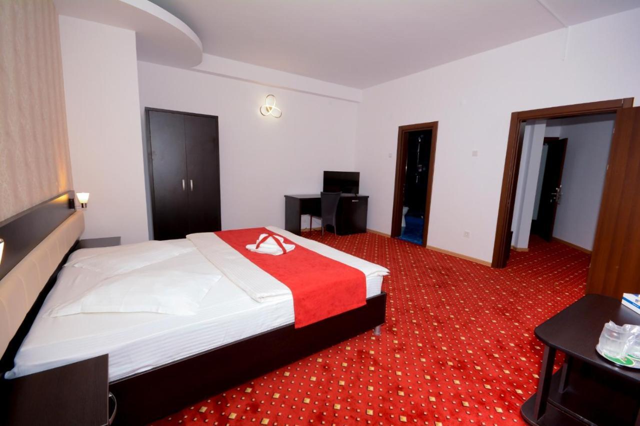 Hotel Magic - City Center Piteşti Exterior foto