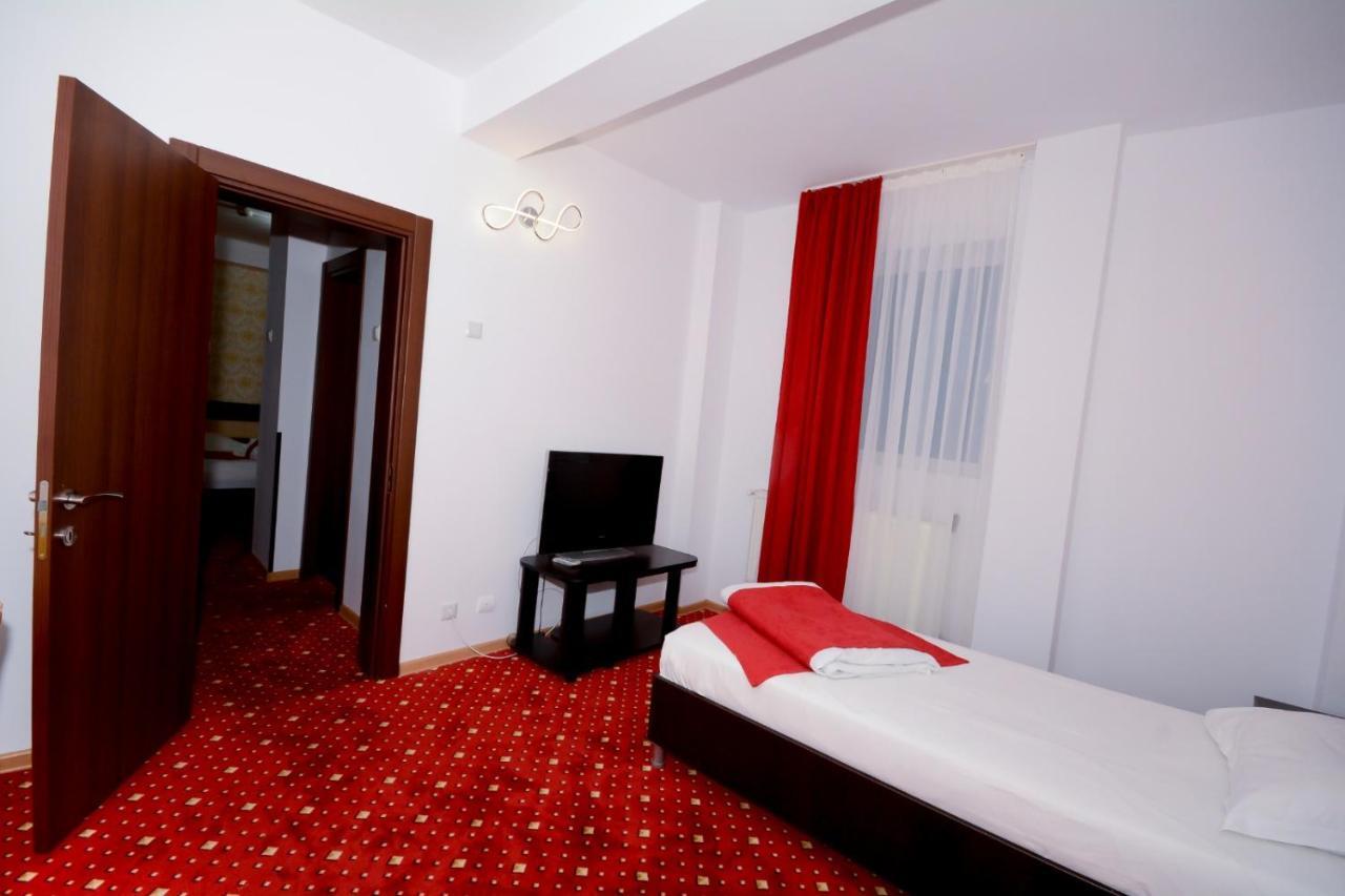 Hotel Magic - City Center Piteşti Exterior foto