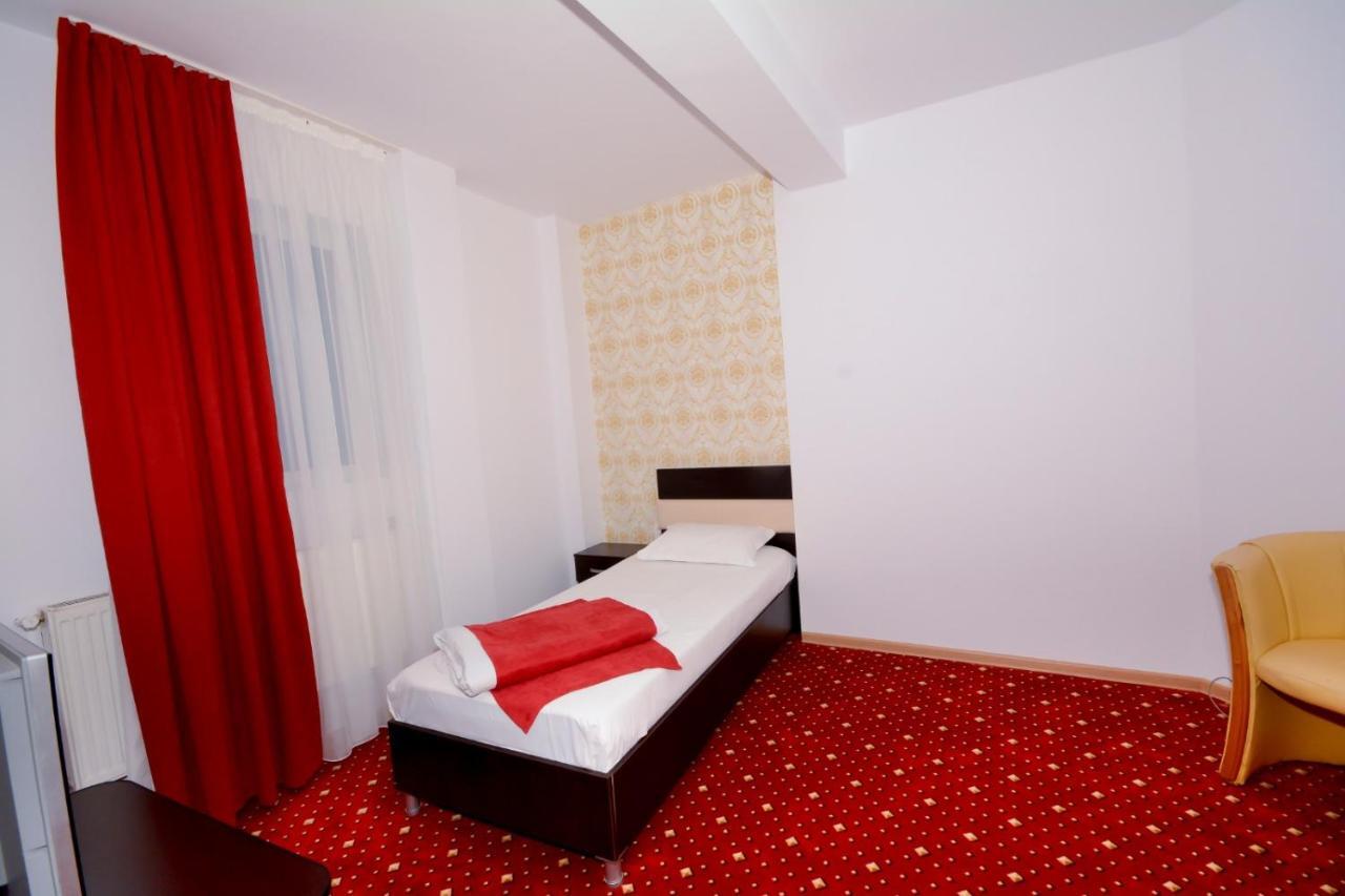 Hotel Magic - City Center Piteşti Exterior foto