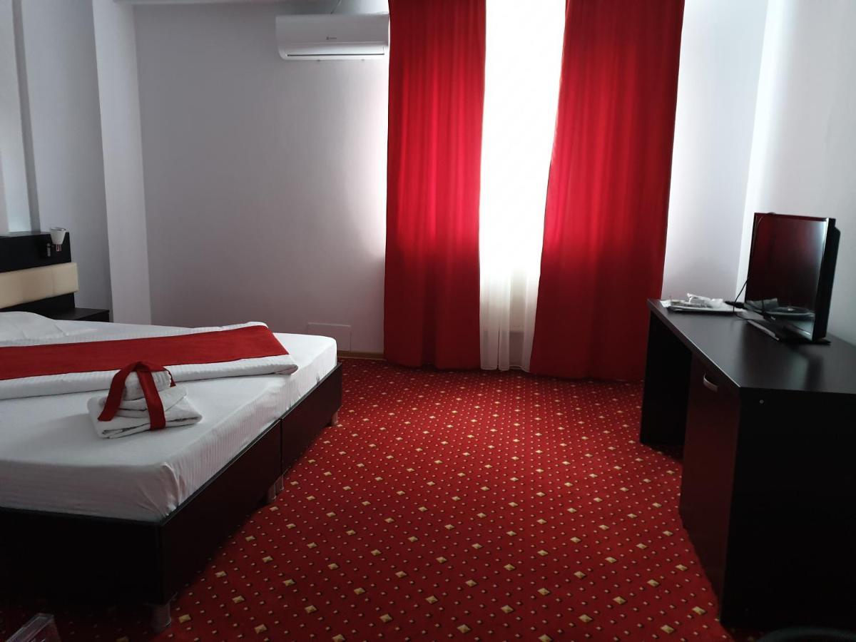 Hotel Magic - City Center Piteşti Exterior foto